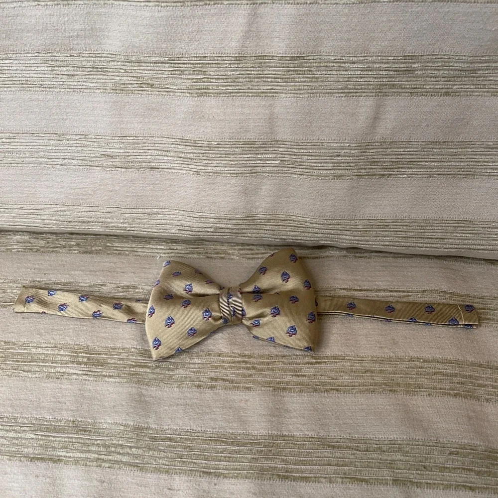 Handcrafted Wine or Liquor Bottle Gift Bag Made From Dress Shirt and Tie